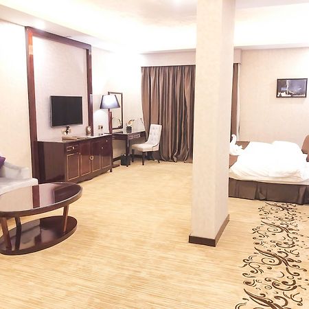 Holiday Khaleej Riyadh Bagian luar foto