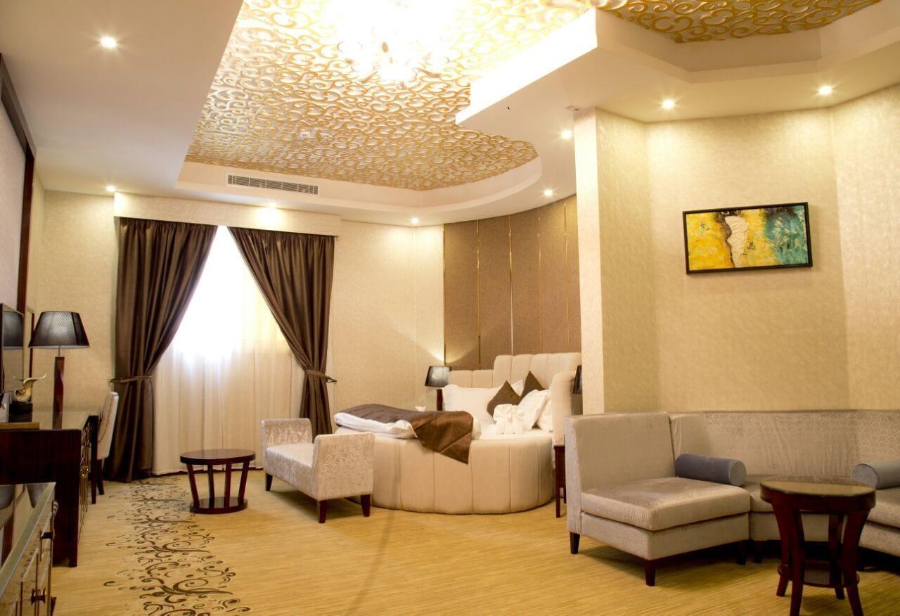 Holiday Khaleej Riyadh Bagian luar foto